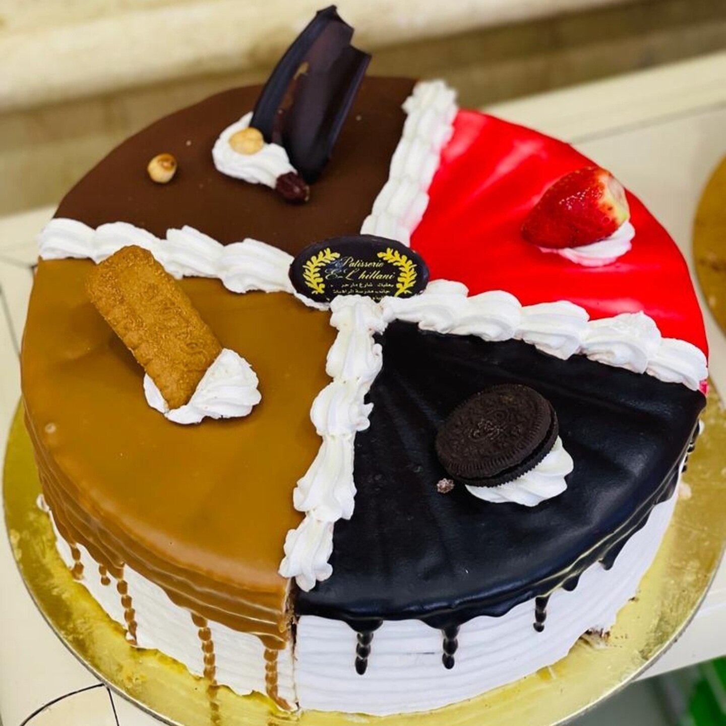 Four Flavours Cake (Lotus, Oreo, Fraise, Nutella) كيك اربع نكهات(لوتس,اوريو,فريز, نوتيلا)