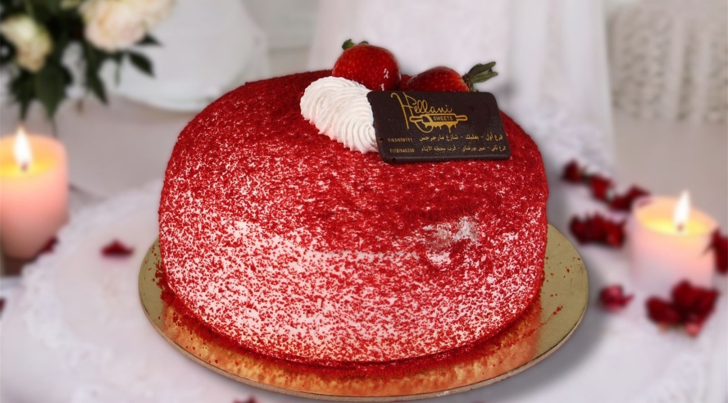 Strawberry Vanilla Cake كيك فانيلا بالفريز